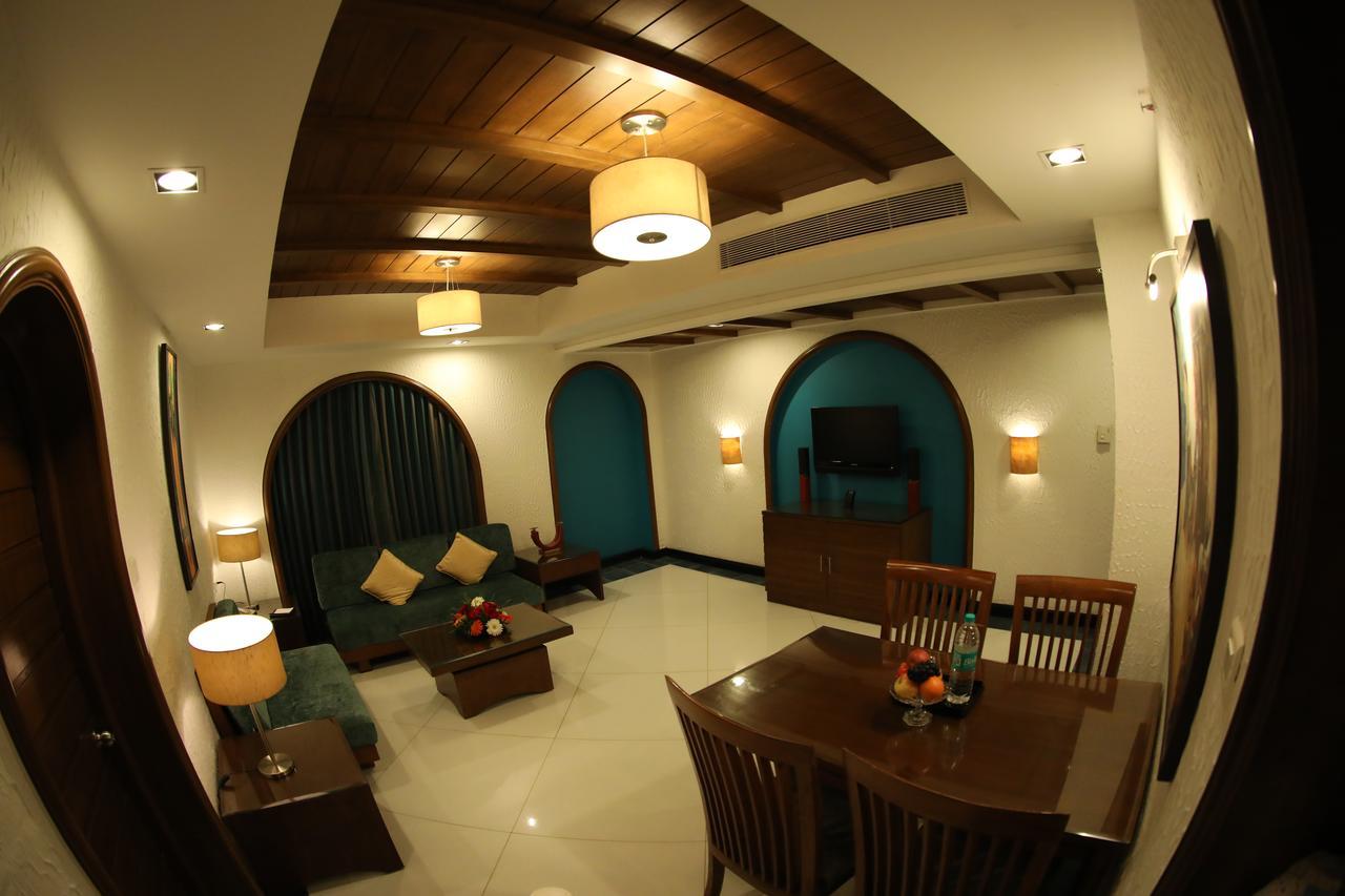 होटल The Residency 3*