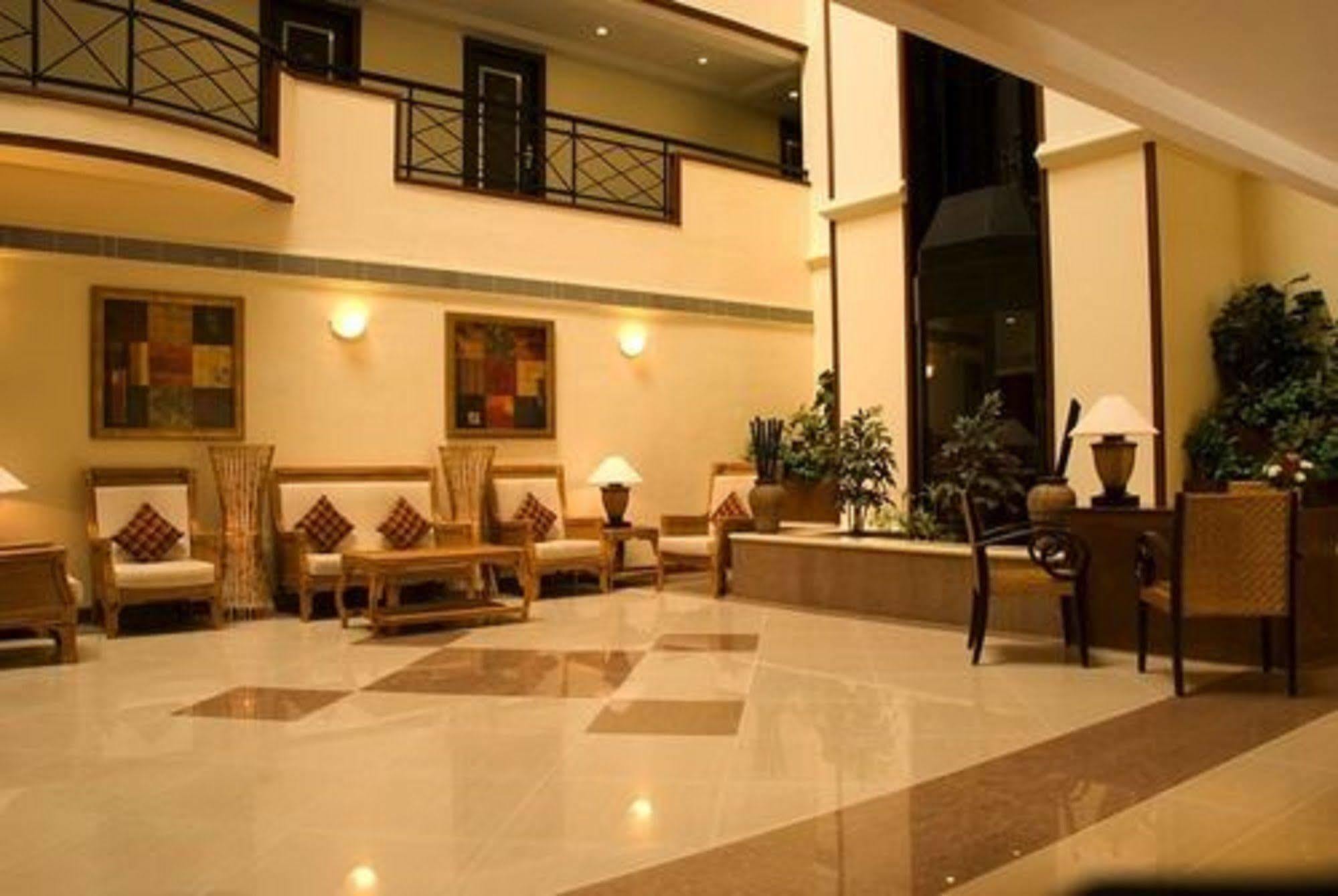 होटल The Residency 3*